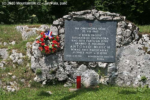 První padlý partyzán v srpnu 1942 na Poklonu