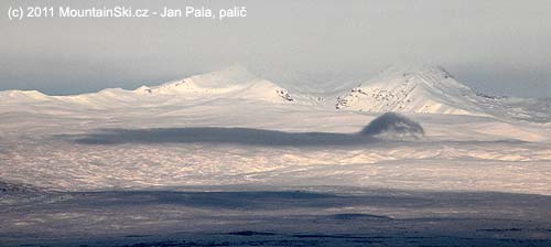 2. 2. 2011 – Výhled na východní a severní Aragats z Jerevanu