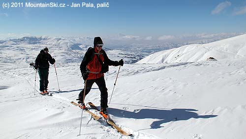 5. 2. 2011 – Výlet kousek od silničního sedla, v pozadí je vidět Ararat