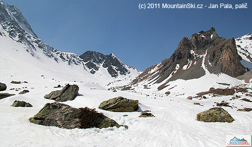 Údolím na sedlo Pas de Chévres – 2855 m