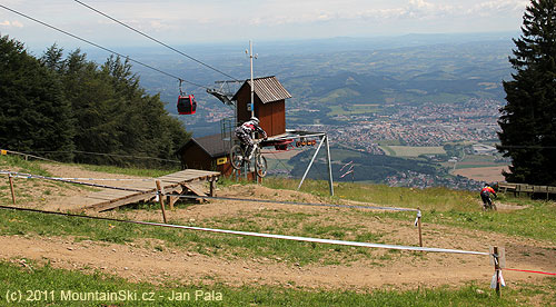 První skok během sjezdu