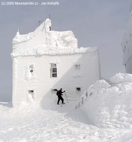 Meteostanice na vrcholu Bjelašnica (2067 m)