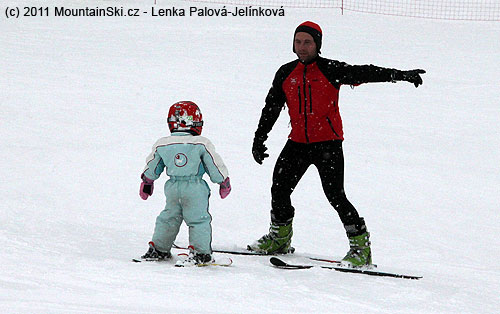 Pády nevadily, hned se jelo dál…
