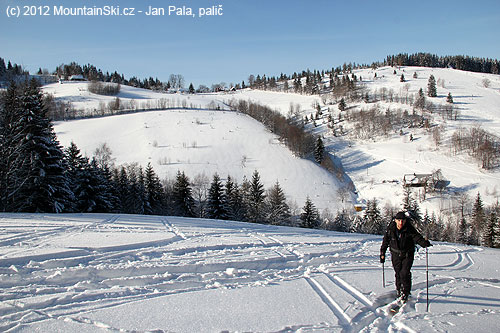 Druhý výstup na skialpech, v pozadí vpravo Přelač