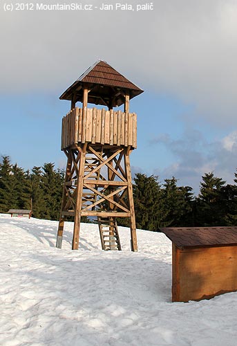 Celodřevěná rozhledna na Stratenci