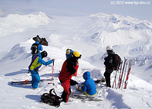 Oblast Středního hřebenu nabízí pro příznivce HELISKI nepřeberné možnosti sjezdů