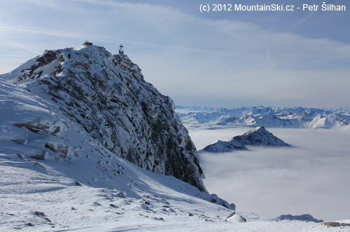 Hochalmspitze nad hustou mlhou