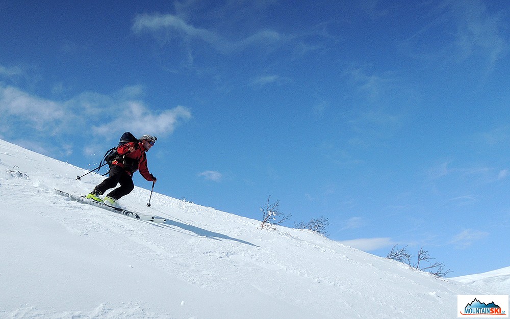 30. 4. 2013 – Dolem kopcom ve skeletech Dynafit TLT6 a na lyžích Dynafit Manaslu
