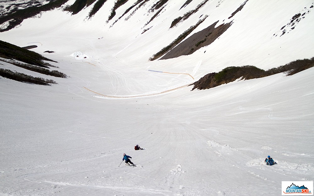 Dojezd do údolí – příprava na snowboardové závody je pod námi v plném proudu