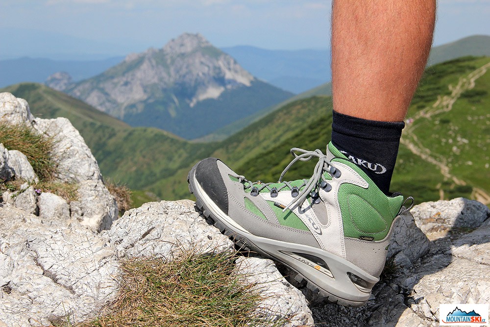Nové boty AKU Transalpina GTX 342 umožňují velký předozadní rozsah pohybu nohy od kotníku výše – ideální pro rozmanitý a velmi rychle se měnící terén