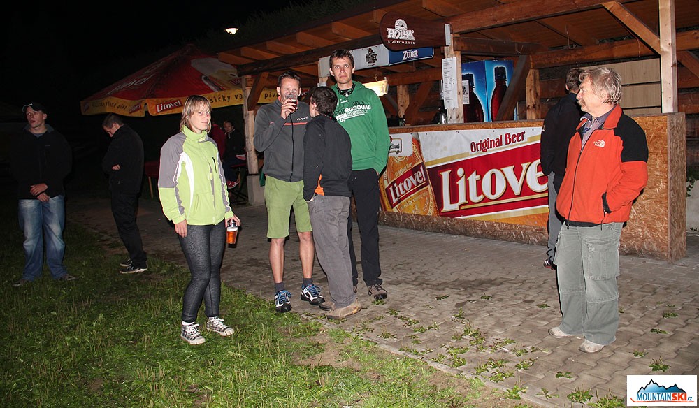Do brzkých ranních hodin vydrželi pouze nejvytrvalejší