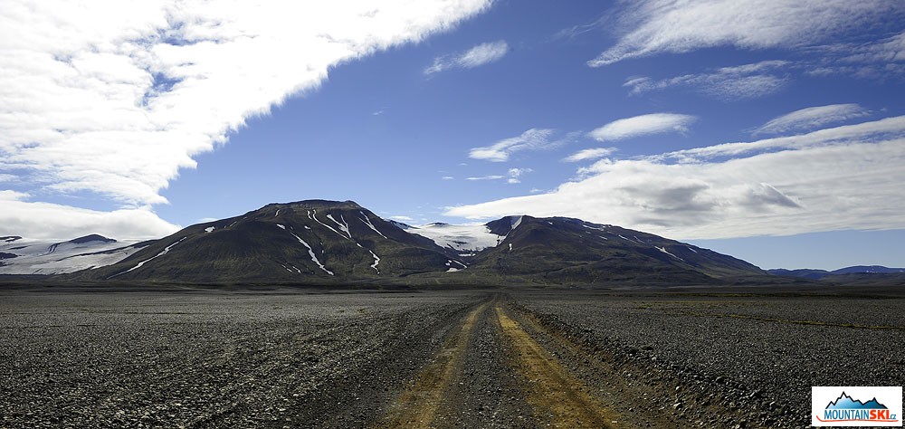 Ledovec Tungnafellsjökull je výborným orientačním bodem na trase