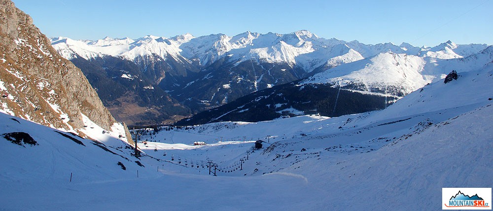 Výhled od Schlossalmu směrem na Stubnerkogel