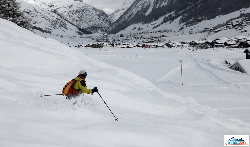 Skier: palič, lokalita: Livigno, dojezd dolů ke Carosello