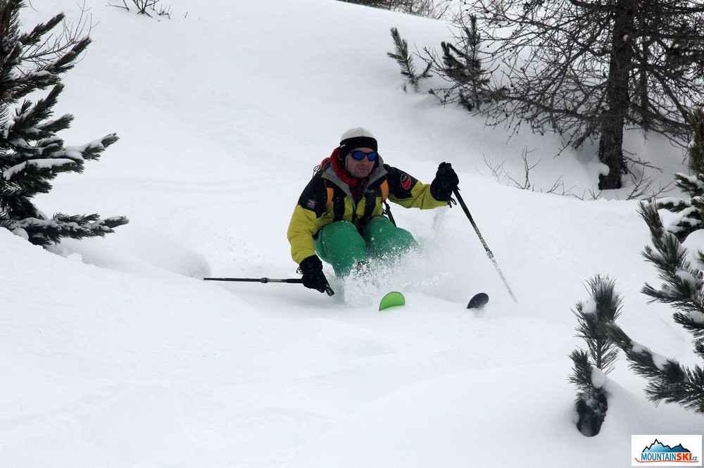 Skier: palič, nerovnosti je třeba odpružit v kolenou, lokalita: Livigno
