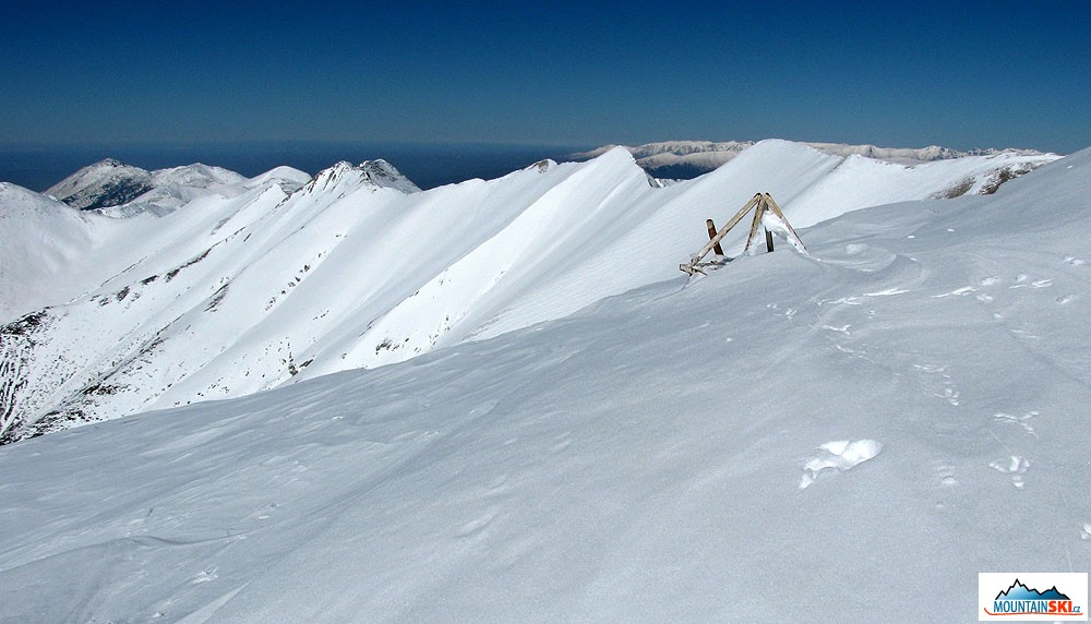 Na Vichrenu se to záhadně láme, z žuly je najednou vápenec – hřeben Končeto zřejmě nebude úplně vhodný pro jarní turistiku, foto Jan Stárek