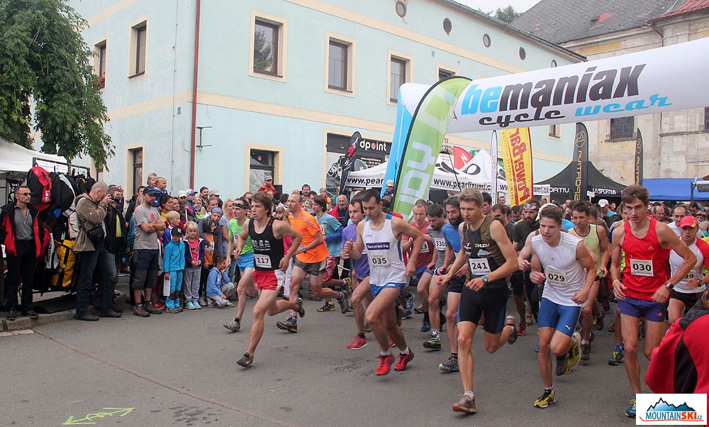 Start 21. běhu Teplickými skalami – La Sportiva cross