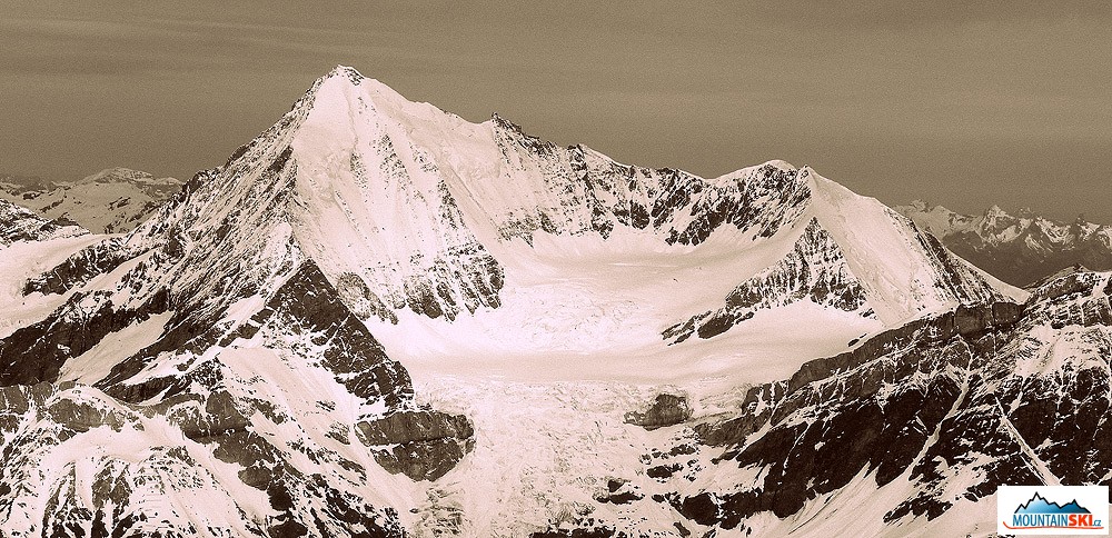 Majestátní Weisshorn kraluje svému okolí