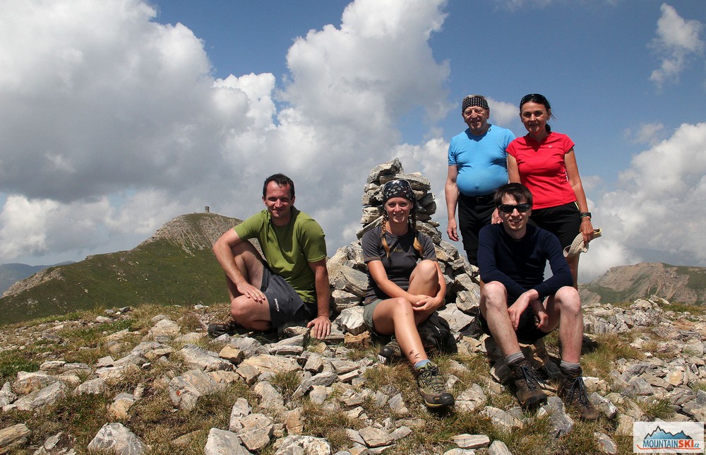 Fakultativního výletu na Turčin (2702 m) se zúčastnila tato česko-slovenská pětice(a fotograf)