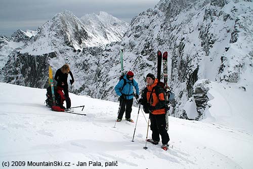 Freerideři z Rožnova dorazili do sedla Váha