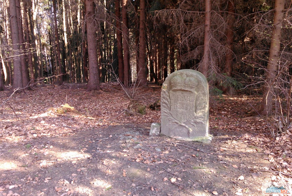 Hřebenová historie – hraniční patník z roku 1708