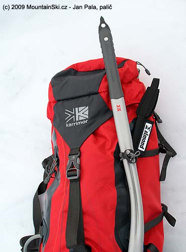 Zkoušený cepín měl 68 cm