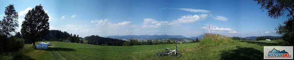 Z hřebenu u Videčských pasek – panorama Evolveo G4