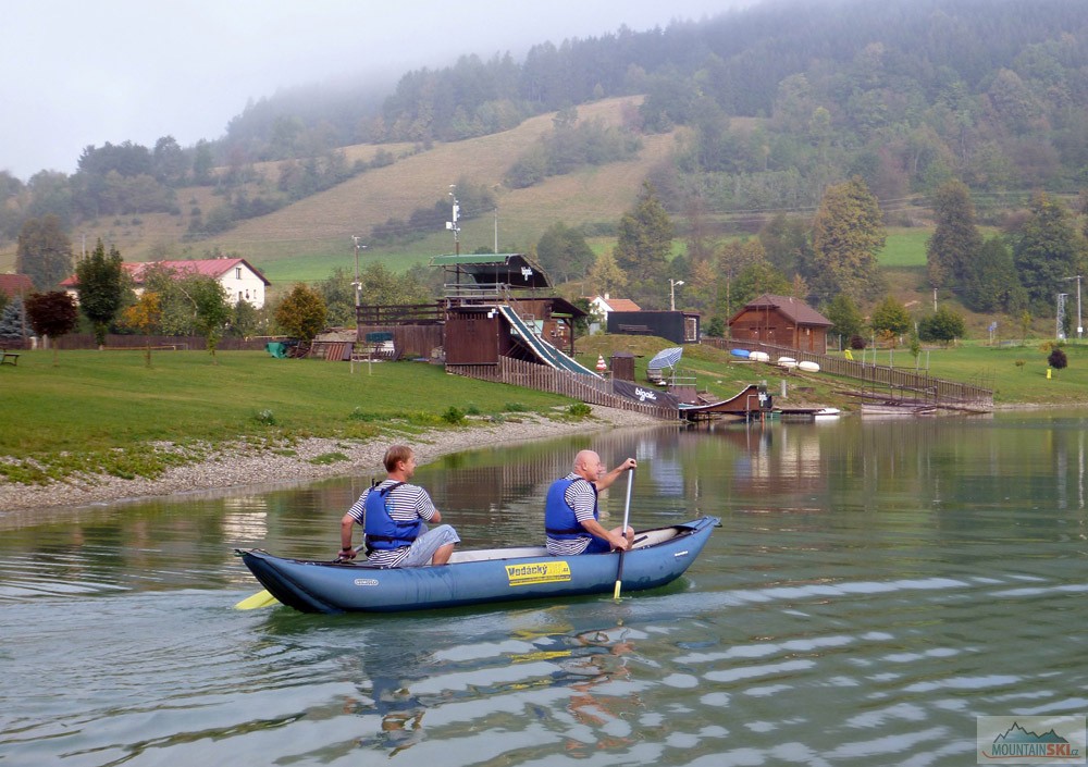 Zajišťovací tým odjíždí do středu Balatonu