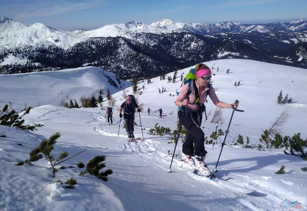 Renata s Michale a Markétou kousek pod vrcholem Hochtürnach (1770 m)