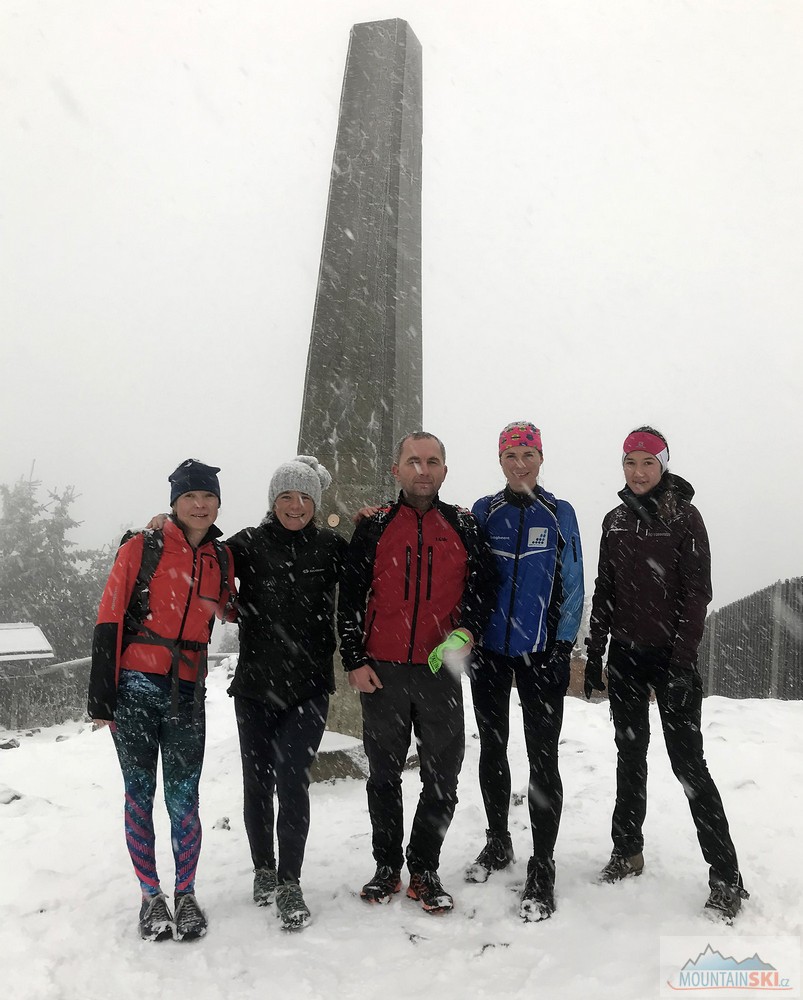 V neděli Setkání skialpinistů 2018 končilo a v Beskydech začalo intenzivně sněžit – na Lysé Hoře tak bylo krásně