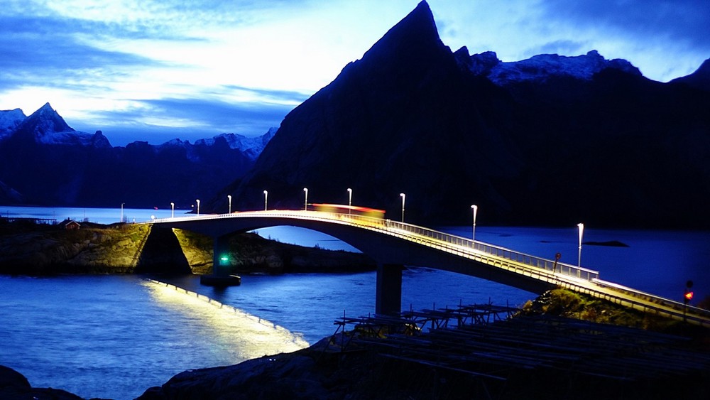 Pohled z bivaku na Hamnoy bridge