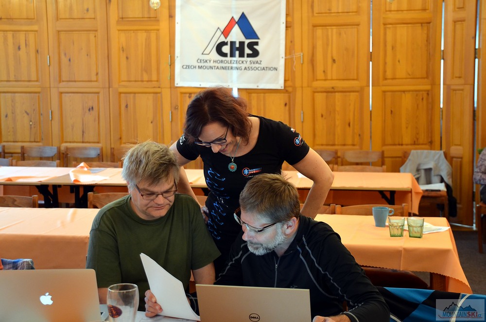 Jana Kubalová, Ladislav Sieger a Jiří Žák během jedné z přestávek 30. Pelikánova semináře