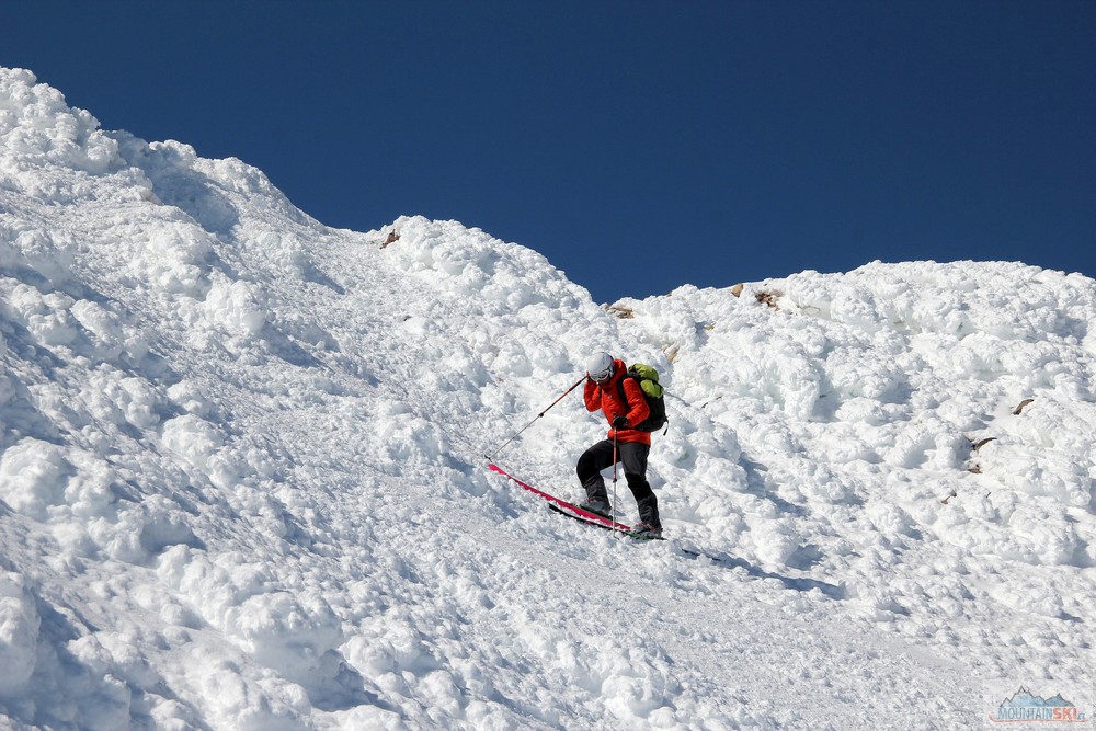 Začátek sjezdu z vulkánu Korjakskij (3456 m)