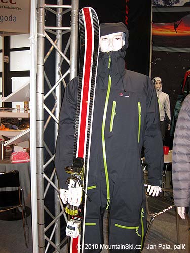Futuristický komplet české firmy Direct Alpine ve spojení s telemarkem