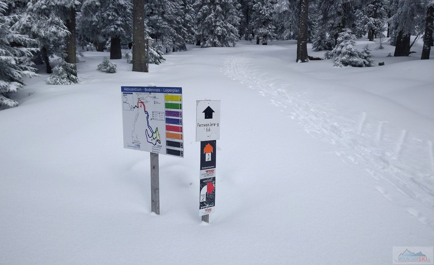 Odbočka na okruh 15 km, my ale pokračujeme po oranžové na ten osmnáctikilometrový