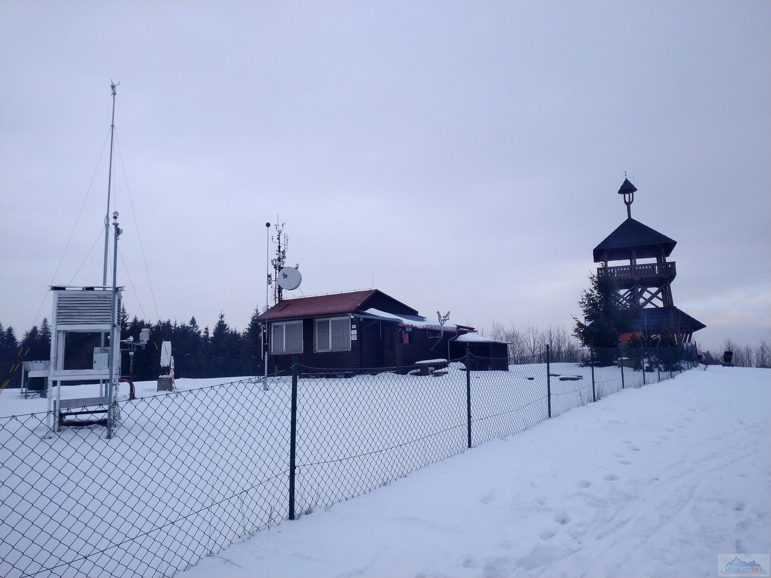 Meteostanice a rozhledna Maruška