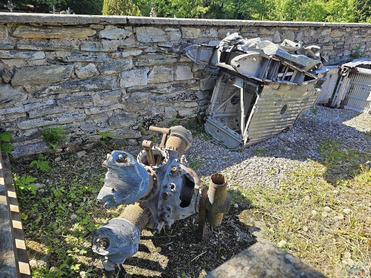 Zbytky německého transportního Ju-52 ze zimy 1945, které při evakuaci zraněných z Wroclavi havarovalo u Sněžky
