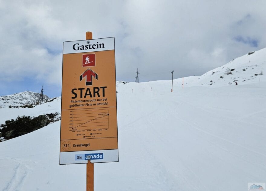 Začátek fitness skialpové túry po urolbovaném pásu od mezistanice na Kreuzkogel